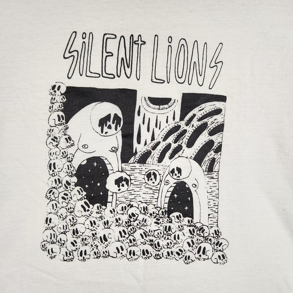 Silent Lions Shirt Mens Medium White Graphic Indie Rock Band Music Goth Artwork